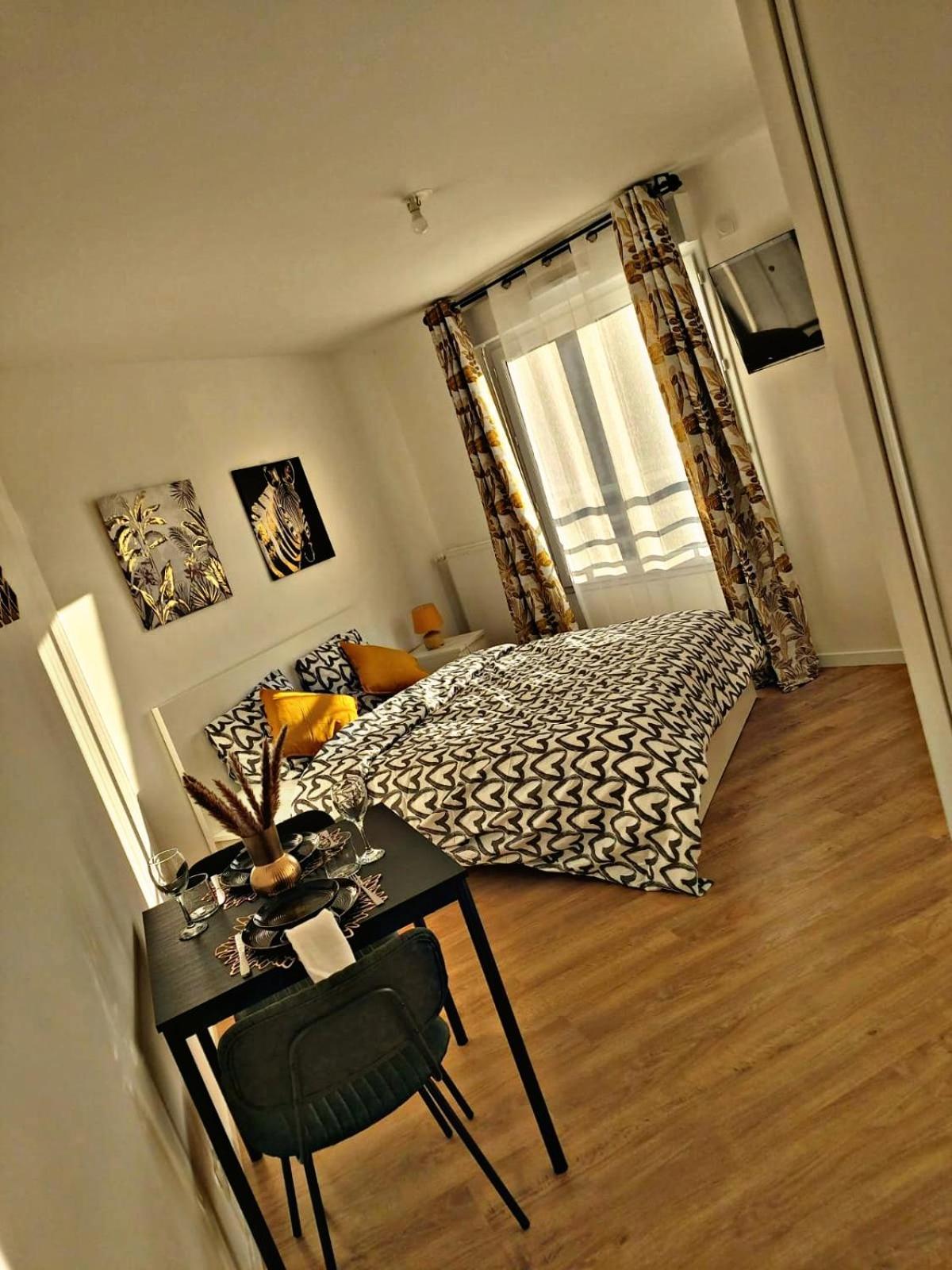Appartement Loft Climatise Parking Gratuit 5Min Gare à Le Plessis-Bouchard Extérieur photo
